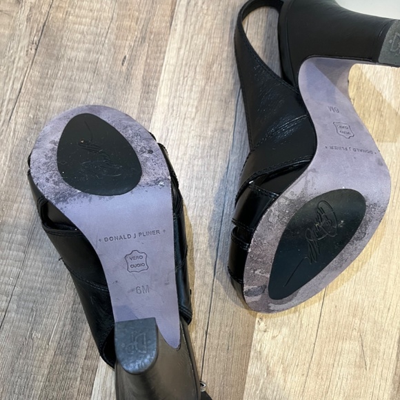 Donald J. Pliner 6M Vero Cuoio Vintage Open Toe Black Leather Heels - Picture 7 of 8